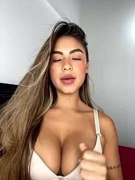 Masturbate to these cute fingering broadcasters, showcasing their unmatched wildness and sexy talents.