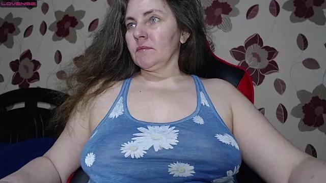 MEGAN37 from StripChat is Freechat