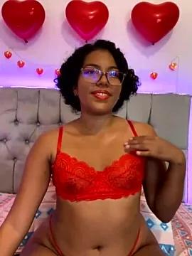 Amateur and c2c: Watch as these experienced cam models flaunt their smoking hot lingerie and curvy shapes onwebcam!