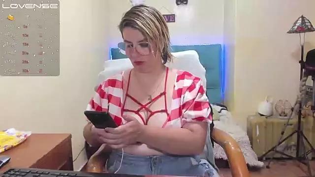 ValkiriaOficial from StripChat is Freechat