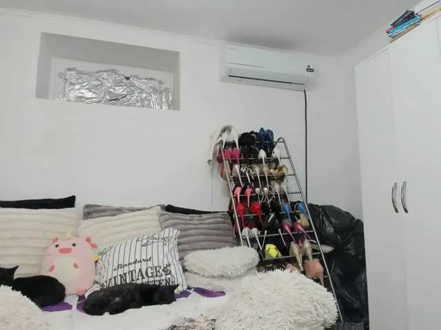 JuliaHayes90's avatar