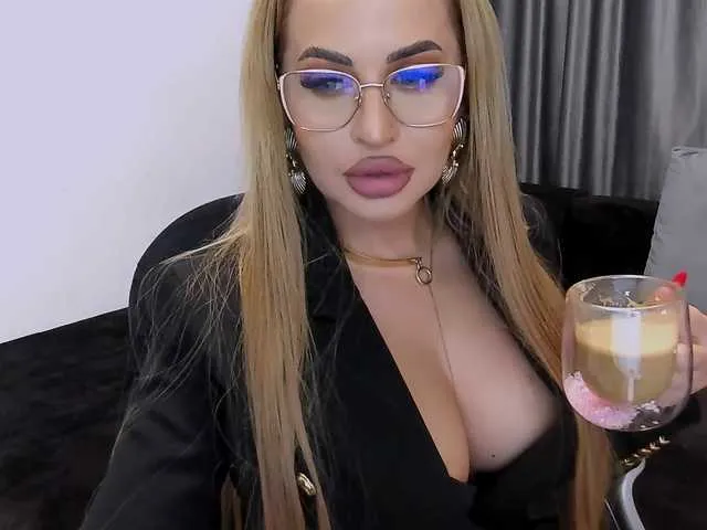 lovelyblondyx's avatar