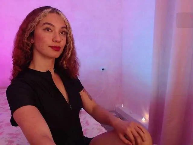 RedVelvett-'s avatar