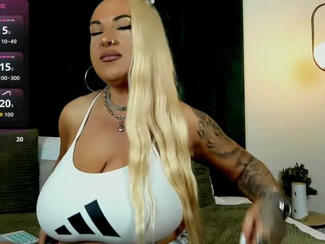 SierraQuinn's avatar