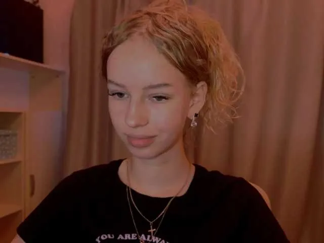 SweetyWhisper's avatar