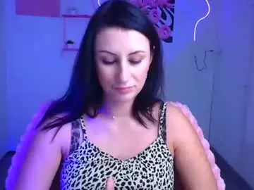 _emma_lay — GOAL: make my happy [640 tokens remaining] Welcome to my room! #armpits #nonude #lovense #shy #feet