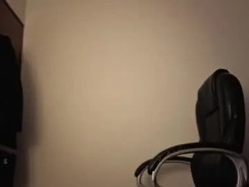 almma_ — GOAL: masturbation dildo+squirt+control 5min [665 tokens remaining] 