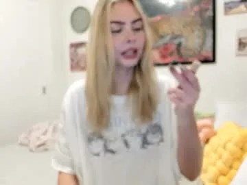 ariah_is_blonde's avatar