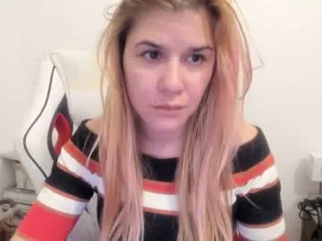 Avatar of artsyandcraftsy_