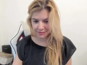 Avatar of artsyandcraftsy_