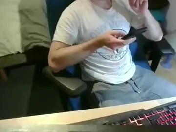 azdert2100 — Bienvenue dans ma room, passez dire bonjour et vous amuser !! - Goal: CUM !!! - #c2c #french #lovense #muscle #new #smalldick