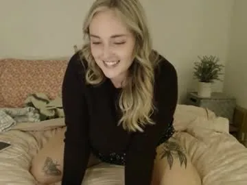 blondeandbent's avatar