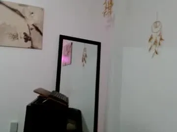 bombshellbaeby — Wood Morning   love it if you buzz my #lovense Patterns are my favorite #18 +11   Every tip is very much appreciated  #curvy #cute  #bigass