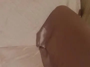 candylady136 — make me happy... and cum [2000 tokens remaining] #biglabia #bigpussylips #lovense #hardnipples #smalltits