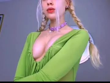 Avatar of carmen__crybaby