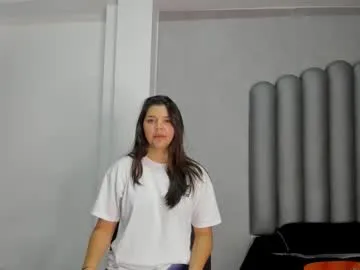 charlottee_starr — GOAL: Sexy Dance [85 tokens remaining] Welcome to my room! #new #petite #feet #latina #18