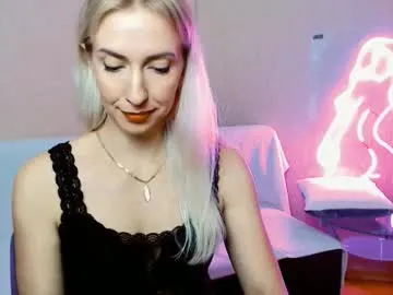 cute_smile_shy — GOAL: Warm Up My Pussy [184 tokens remaining] Welcome To My Room Lovense Tip Goals