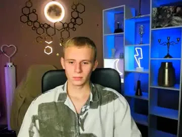 david_sunny — GOAL: Take off a sweater [146 tokens remaining] Welcome to my room! #teen #lovense #18 #sph #bigdick