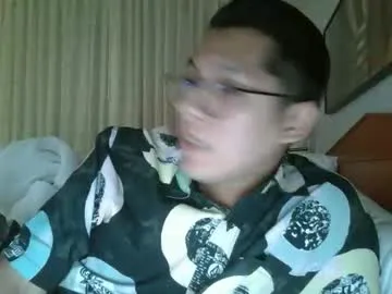 dementedpleasure — take off shirt [300 tokens remaining]