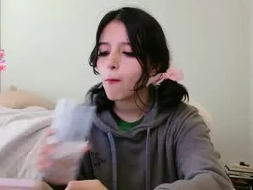 elisparadisex — hiii just vibing :)   #new #18 #teen #lovense