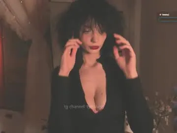 elizabethbritanny's avatar