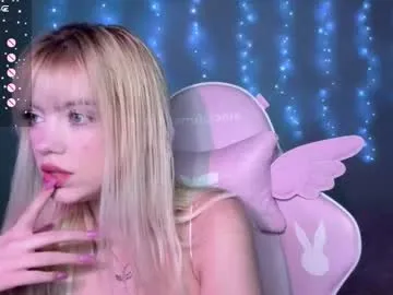 ellie_lovely_girl — GOAL: wish me a good 1st day [18 tokens remaining] Welcome To My Room #shy #teen #19 #natural #new