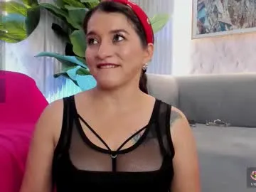 emelyross_ — GOAL: fuck me for 5 minutes control [996 tokens remaining] Come and play with my big ass  machine on #bigtits #bigass #fuckmachine #milk #latina