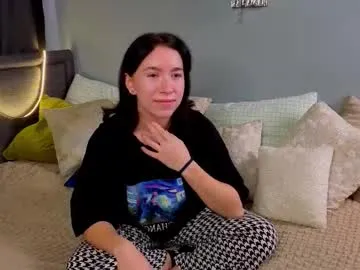 evangelinemelliere — GOAL: close eye contact Im Nelly #18 yo, it's 1st dat here, nice to meet you guys!!! #shy #teen #young #new [15 tokens remaining]