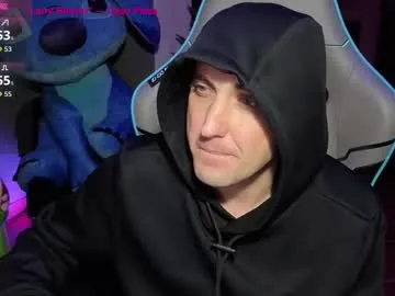 gil_gamesh2nd — Hey hey ^^ #chill with me or try to #tease me .... Diamo #lovense  .. #feet