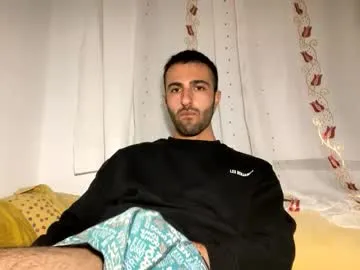 jamessandt — GOAL: Boxer off [239 tokens remaining] Welcome to my room! #straight #hairy #cum #gay