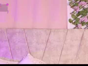 kariina_wong — IM FEELING FREAKY TODAY! - RIDE DILDO - #pantyhose #bigboobs #curvy #new #18