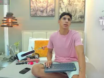 kieran_derek — Make me moan! [25 tokens left] #fuckmachine #lovense #bigcock #cum #18