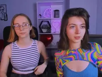 kitniss_dreamy — GOAL: kiss her neck [111 tokens remaining] Welcome to my room! #lovense #bigass #teen #mistress #18