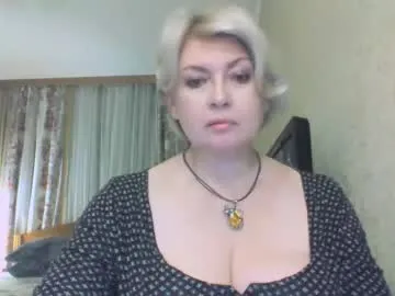 laramrs — Hello! Glad to see you here, let's make our communication amazing together. #new #nonude #mature #natural #lady [500 tokens remaining]