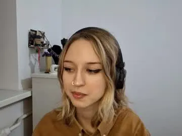 lezlielowe — Goal  take off my bra Hey there, I'm Mia, 18 years old im new here lets meet each other! #blonde #new #smalltits #18 #skinny [225 tokens remaining]