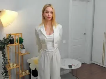 lili_miu — GOAL:  Eye contact with Lili and first kiss  ~ #New #18 #teen #shy #young  [14 tokens remaining]