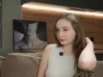 linalure — Goal: lick finger | Hey my name Lina i first day here! [15 tokens remaining]