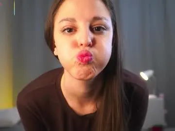 lisadalee — GOAL: Water drippin down my chest [55 tokens remaining] Welcome to my room!  #shy #18 #new #teen #squirt #lovense