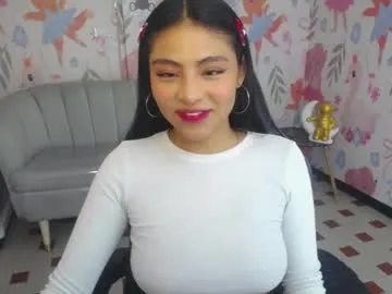 little_angelina_v — GOAL: Flash tits  [31 tokens remaining] Welcome to my room! #18 #teen #asian #skinny #new