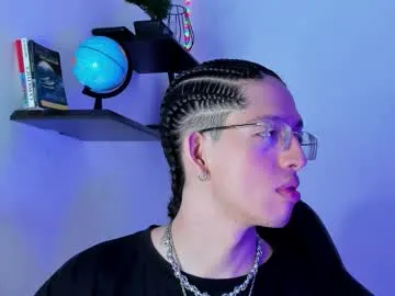 manu_vera8 — welcome dearlet's have fun ;) // GOAL: teasing [10 tokens left] #muscle #feet #bigcock #young #straight