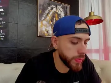 maximo_wolf1 — GOAL: Diidldo Show [760 tokens remaining] good experience #hairy #bear #jeans #beard #socks Big boys also like to be fucked