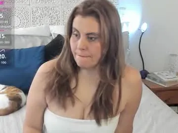 maxzy_star — Welcome!!!show boobs #mature #shy #natural #tasty #curvy #classy [200 tokens left]