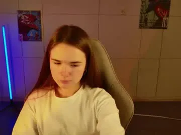 maybloom_ — GOAL: Colseup lip balm [50 tokens remaining] Hi #longhair #brunette #shy #nonude #new