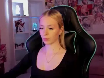 miagraces — Hi! Your blonde is online <3 #skinny #shy #blonde #natural #cute