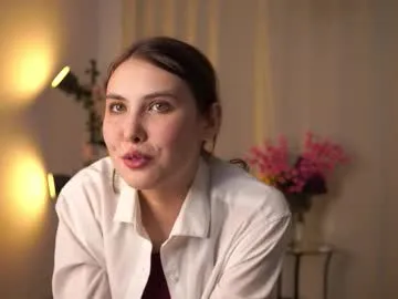 monniewisener — FIRST DAY #new || Goal:  stand up and show outfit  || #cute #shy #18 #young [0 tokens remaining]