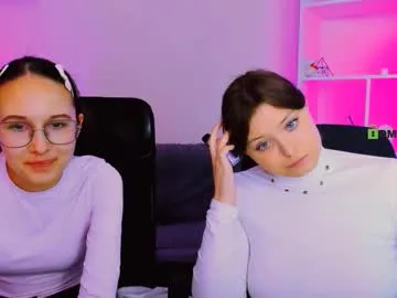 nikol_kitt — GOAL: kiss both [28 tokens remaining] Welcome to my room! #bigboobs #tease #pvt ##bigass #lovense