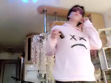 raziel_haze — im tired.... <3 #freak #shorthair #artist #fit #goth [3131 tokens remaining]