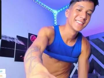 robertmiller21 from Chaturbate is Freechat