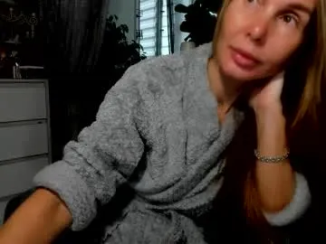 rora_ — Freechat on Chaturbate