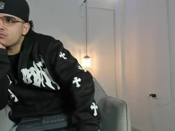 samxx_muscle — cum show  #cum #bigcock #18 #lovense #latino [500 tokens remaining]